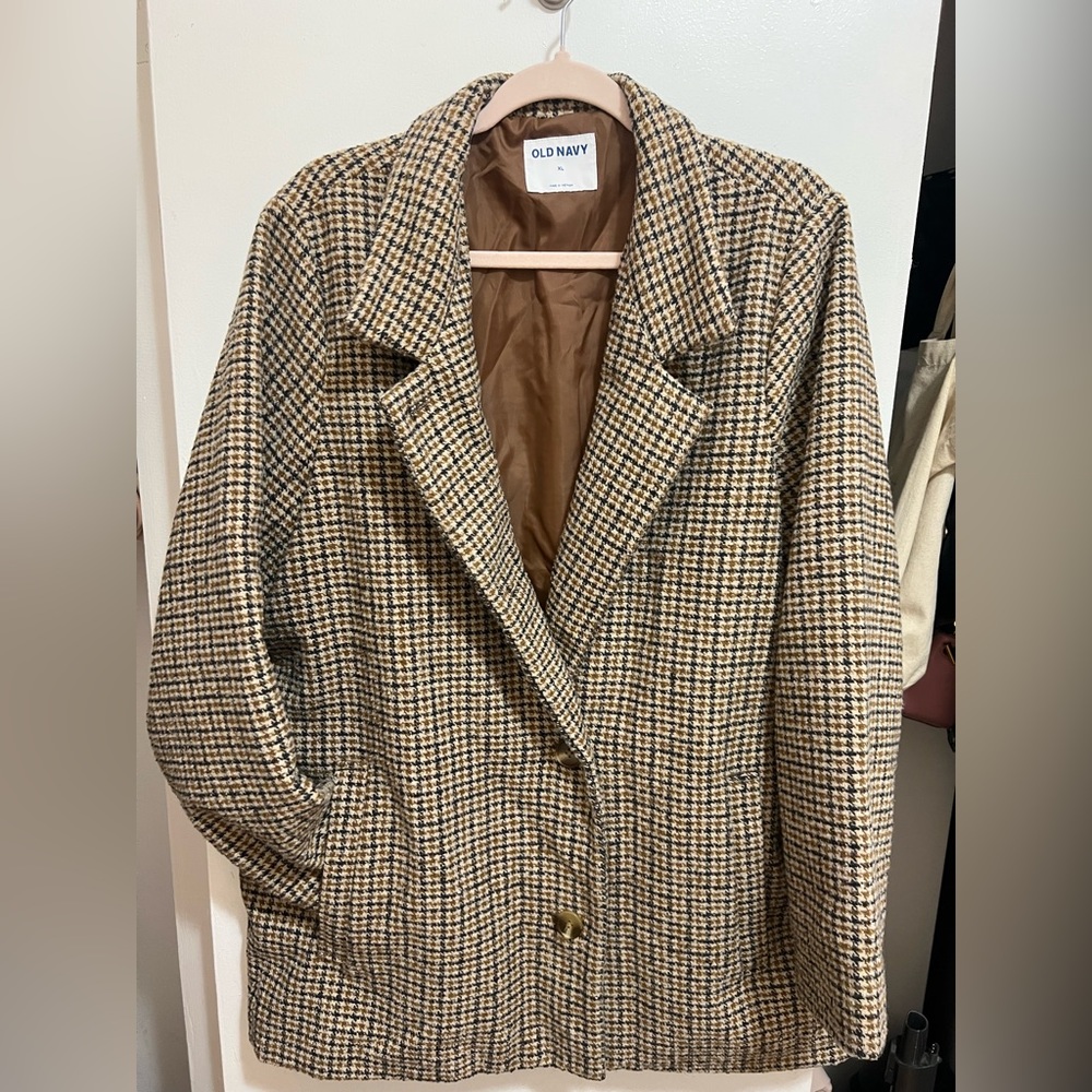 Brown and black hounds tooth blazer from Old Navy. Size XL.